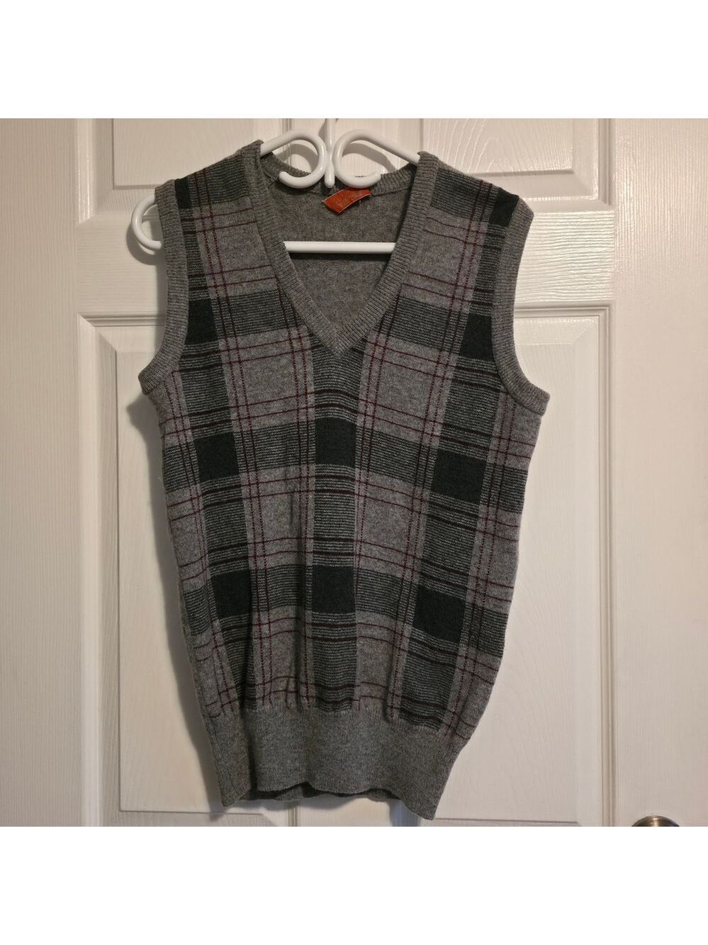 4/$25 Deal! Vintage Gray Plaid Sleeveless Sweater Vest